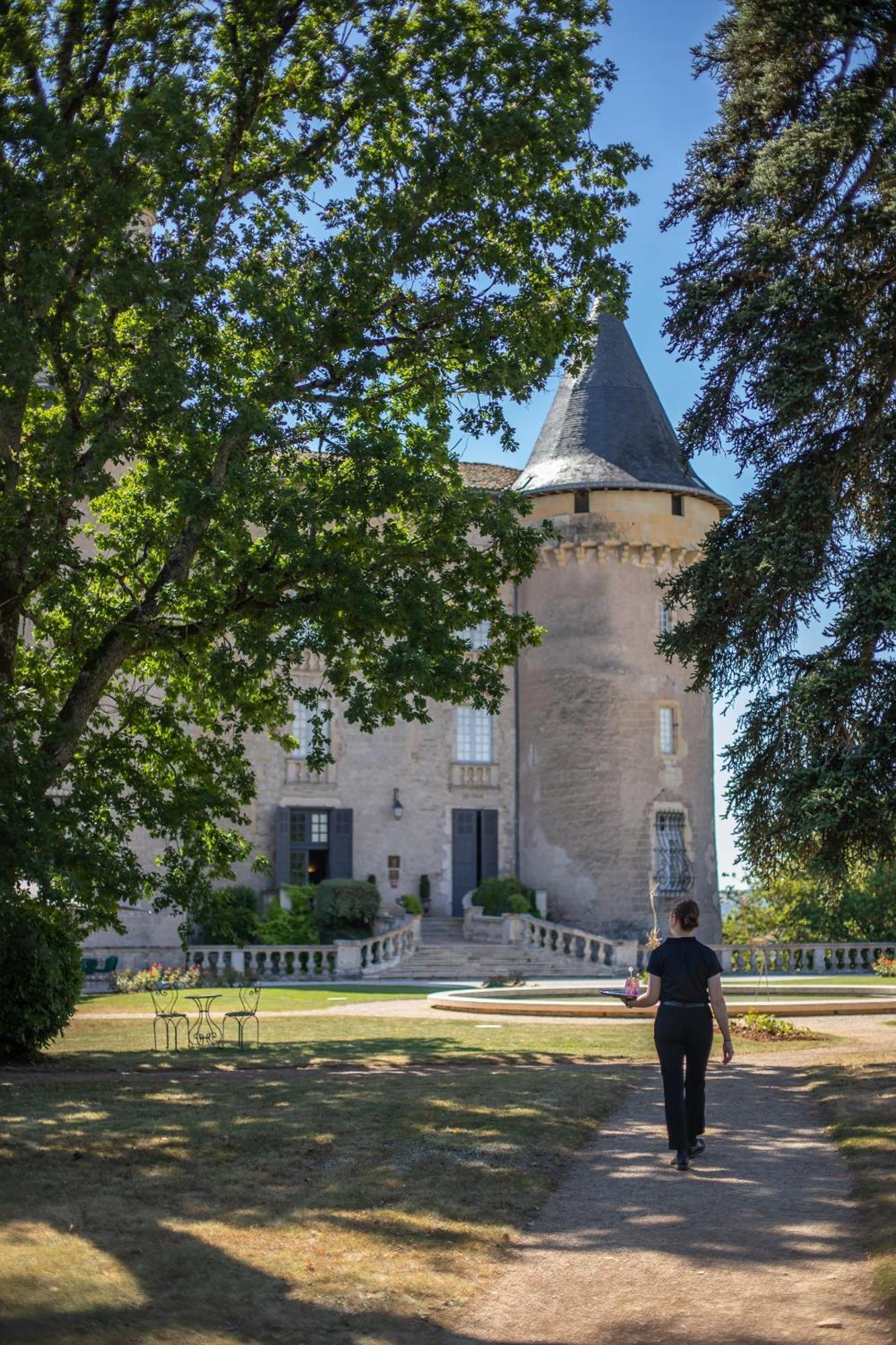 Château de Mercuès Esterno foto